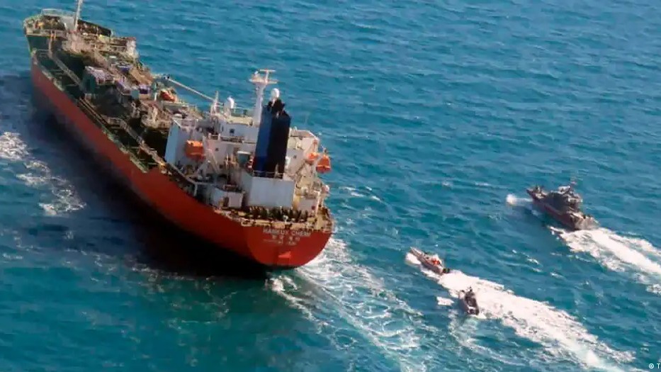 سزادانی كۆمپانیاكان؛ یەك ملیار بەرمیل نەوت لەسەر دەریاكانی جیهان گیریخواردووە